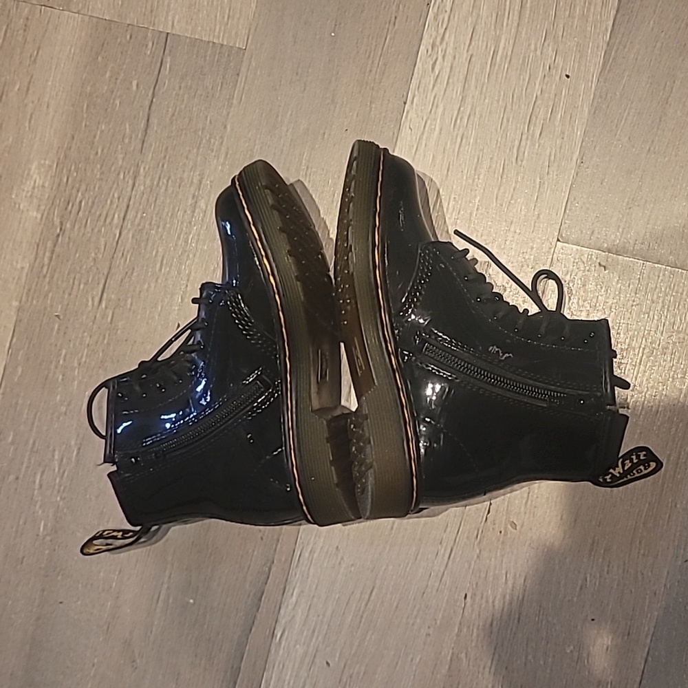Dr. Martens Kids 1460 Patent Leather Boots in Black Kids Size 10 - Picture 4 of 7